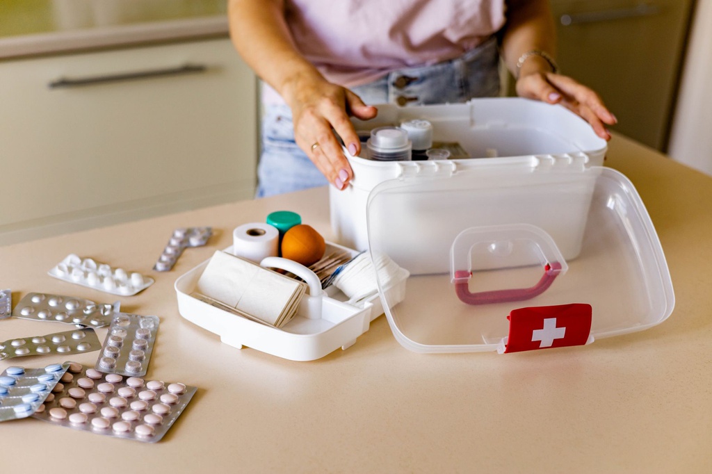 Partial first aid course for adults (HS) - English
